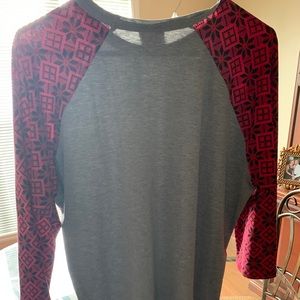 Grey & Hot pink Lularoe T Shirt Top.SizeL.👠